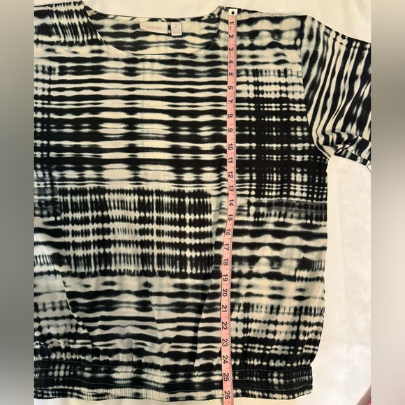 Chico’s Women’s Black & White Beautiful Blouse ~ Size 2 - Picture 8 of 11